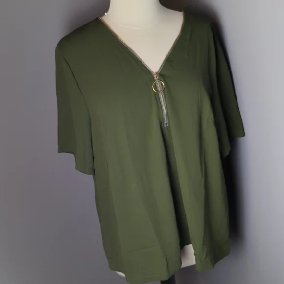 Green Sleeve Top W/ Zipper embellishments NWOT - Picture 1 of 6
